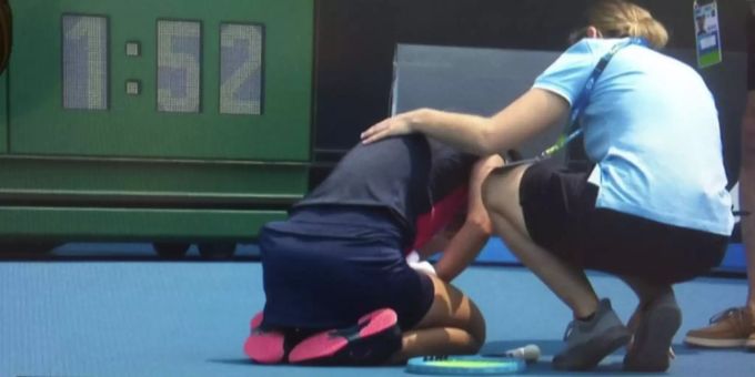 Die Slowenin Dalila Jakupovic musste an den Australian Open wegen einem Hustenanfall ihr Spiel gegen die Schweizerin Stefanie Vögele aufgeben. Australian Open