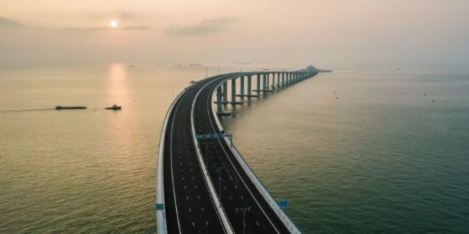 Die Brücke von Hongkong nach Zhuhai und Macau Die Brücke von Hongkong nach Zhuhai und Macau