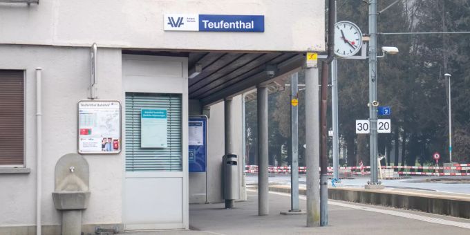 Der Bahnhof in Teufenthal. Der Bahnhof in Teufenthal.