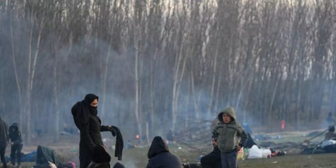 Flüchtlinge am türkischen Fluss Meritsa Flüchtlinge am türkischen Fluss Meritsa
