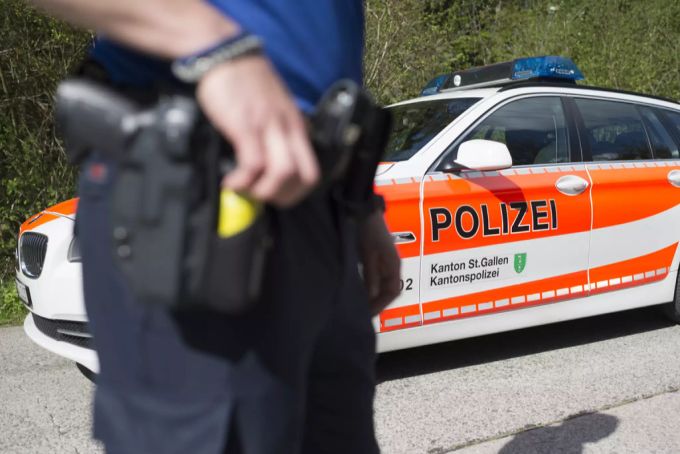 Der Steueramts-Chef von Wartau SG wurde vorläufig festgenommen. wartau polizei