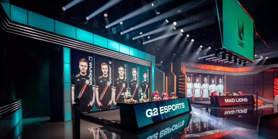 G2 Esports holte sich zu Beginn der Sommer-Saison in der LEC direkt einen Sieg gegen Titelverteidiger MAD Lions. Foto: Riot Games/dpa
