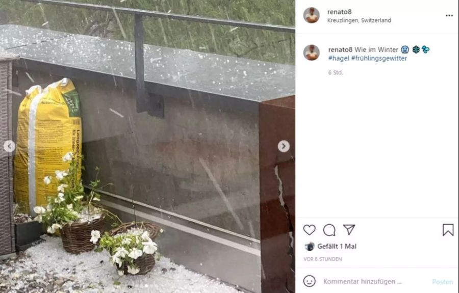 Ein weiteres Bild des selben Instagram-Users zeigt, wie der Hagel in Kreuzlingen auf einen Balkon fällt und die Blumen zerstört.