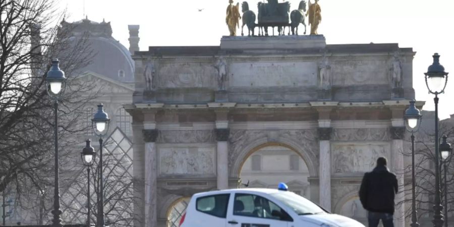 30 Jahre Haft für Angriff am Louvre