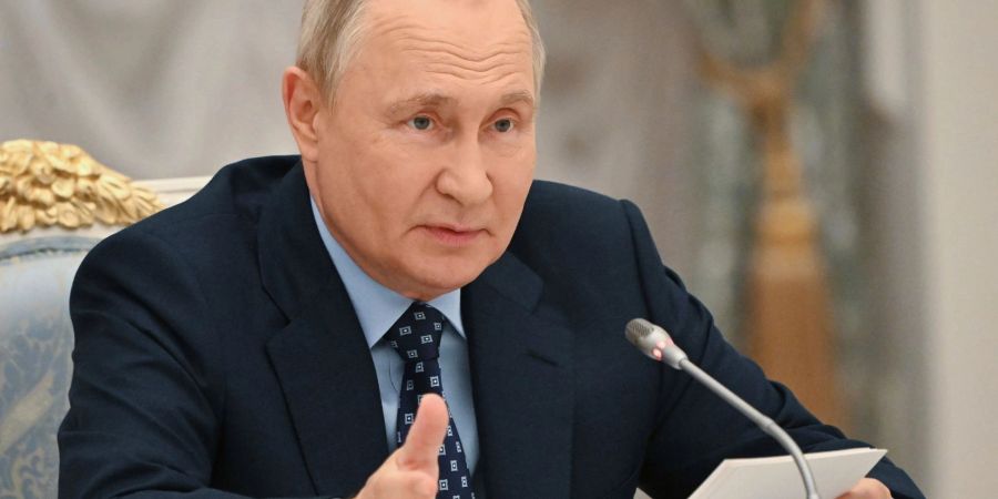 Russlands Präsident Wladimir Putin sieht sich immer mehr Druck ausgesetzt.