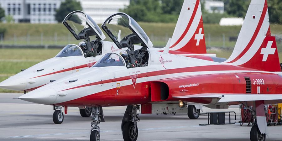 Zehn Prozent der Tankfüllung der Tiger F-5 der Patrouille Suisse sollen bei der Flugshow am Flughafenfest Zürich nachhaltig sein. (Archivbild)