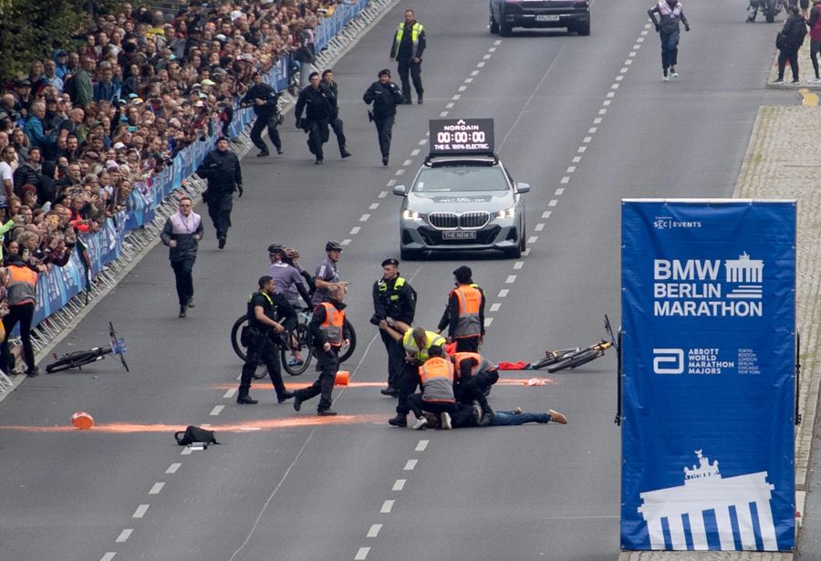 Unter anderem am Berlin Marathon kam es zu einer Störaktion der Gruppe.