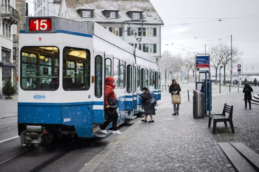 Die VBZ haben den Betrieb auf der Tramlinie 15 eingestellt.