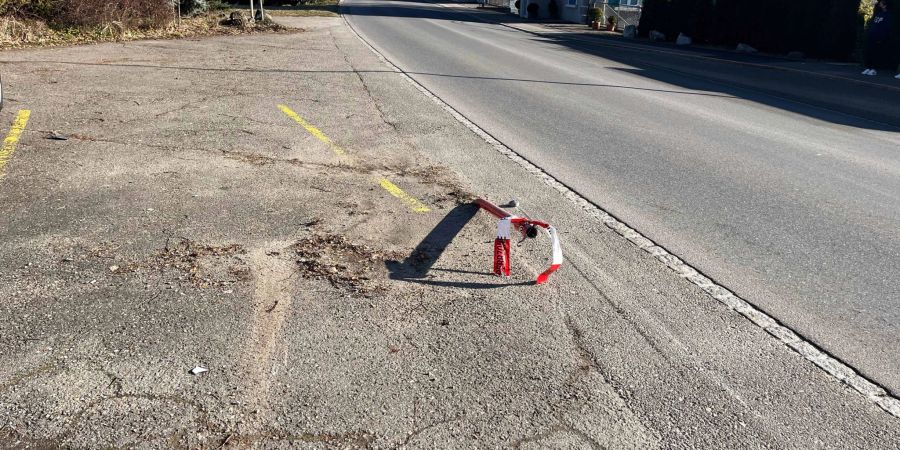 Kirchberg: Metallpfosten umgefahren – Zeugenaufruf