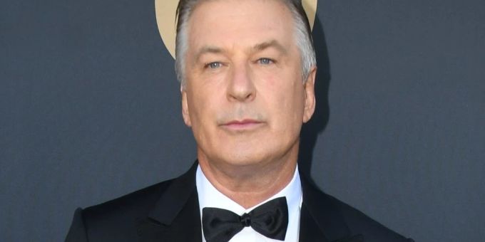 Alec Baldwin steht offenbar wieder vor der Kamera. Alec Baldwin steht offenbar wieder vor der Kamera.