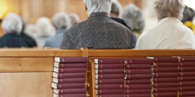 Singbücher in einer Kirche in Thalwil ZH. (Archivbild) Singbücher in einer Kirche in Thalwil ZH. (Archivbild)