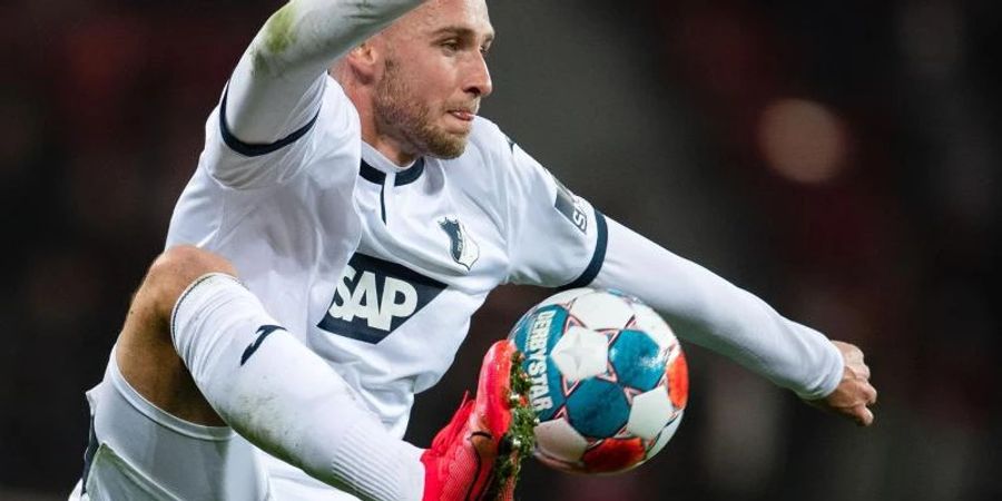 Hat seinen Vertrag bei der TSG 1899 Hoffenheim bis 2025 verlängert: Pavel Kaderabek in Aktion. Foto: Marius Becker/dpa