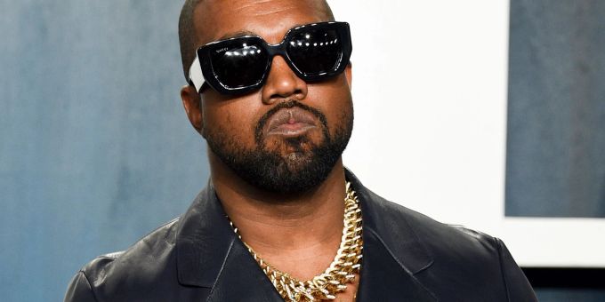 Kanye West bei einer Oscar-Party in Beverly Hills. Der US-Rapstar wird möglicherweise nicht beim diesjährigen Coachella-Festival auftreten. Kanye West bei einer Oscar-Party in Beverly Hills. Der US-Rapstar wird möglicherweise nicht beim diesjährigen Coachella-Festival auftreten.