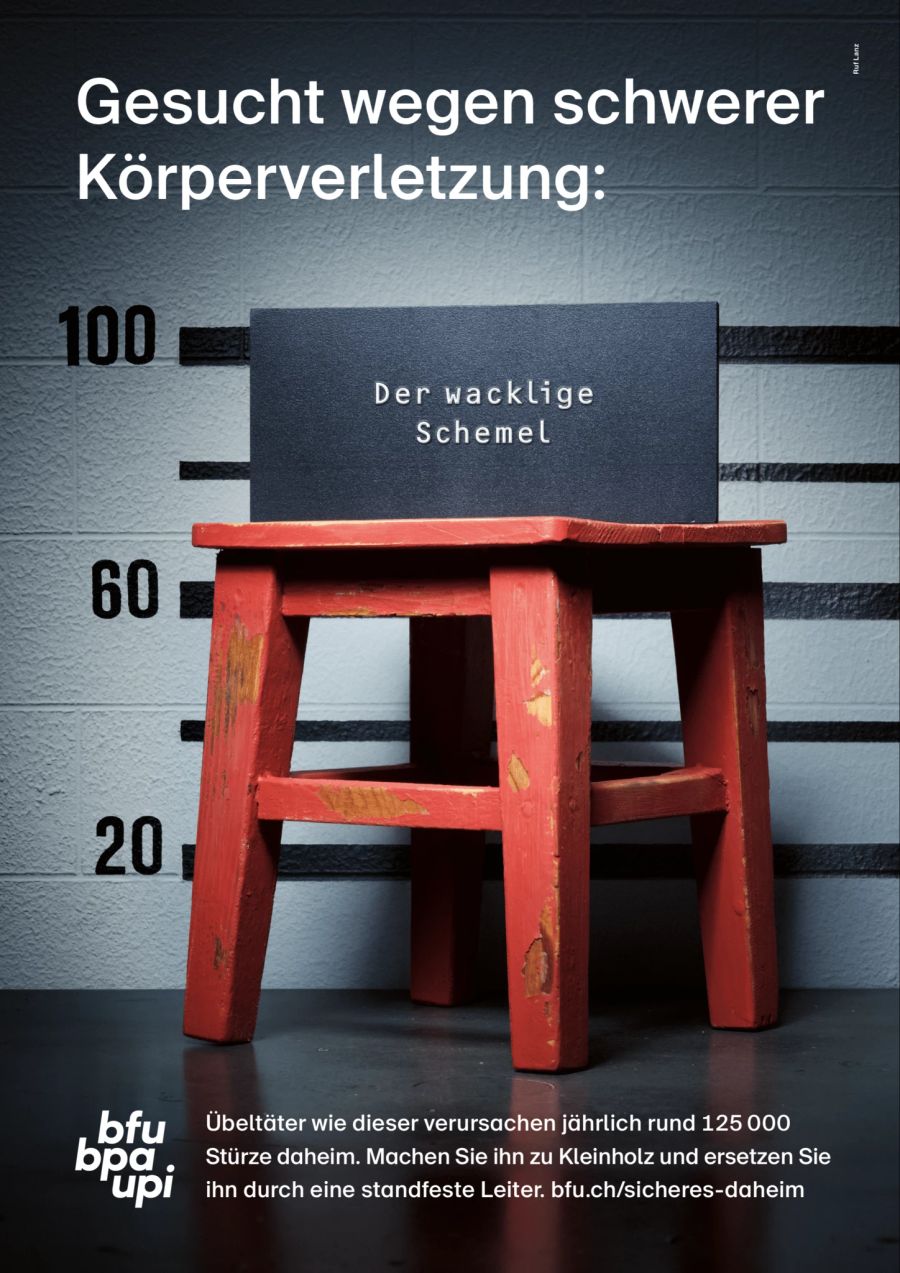... einem wackligen Schemel ...