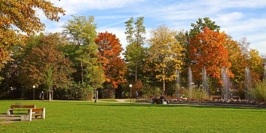 Herbstfarben im Kurpark Bad Zurzach.