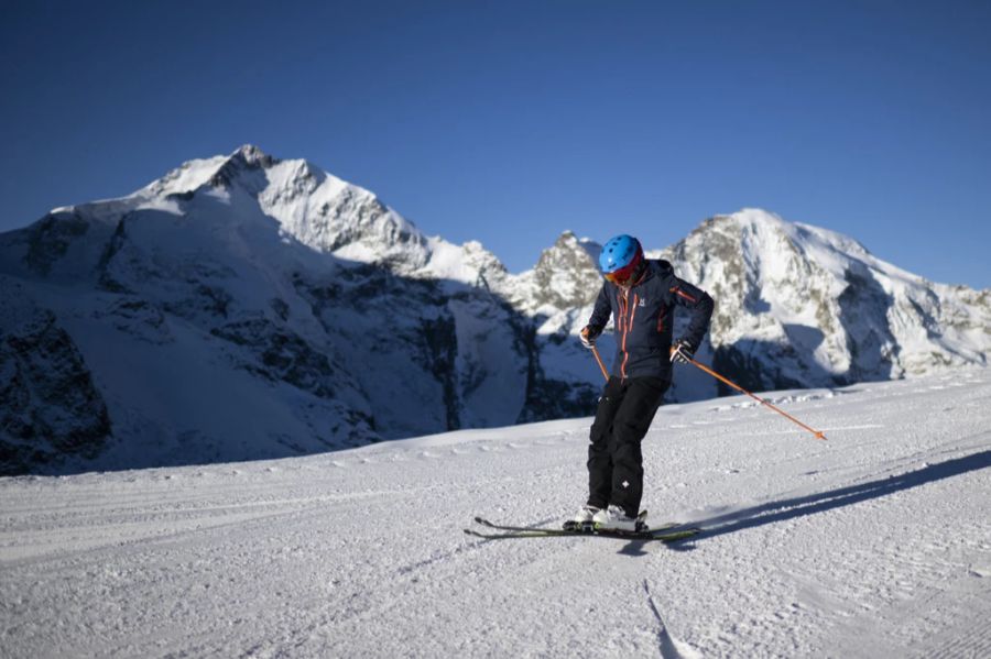 Deswegen zog es mehr Wintersportler aus den mittleren Lagen in die höher gelegenen Skigebiete. (Symbolbild)