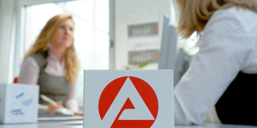 Wer Sozialleistungen beantragt, sollte bei der Angabe des eigenen Vermögens ehrlich sein.