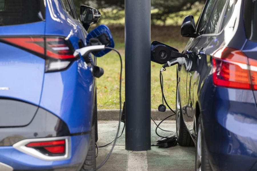 Was oft unterschätzt wird: Die Batterie der E-Autos ist sehr schwer.