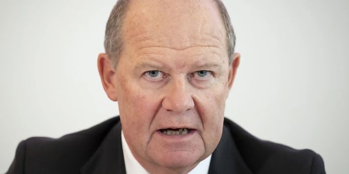 Valentin Vogt, der ehemalige Präsident des Schweizerischen Arbeitgeberverbands (SAV), wird eine Studienkommission leiten, die sich Gedanken machen soll über die künftige sicherheitspolitische Ausrichtung der Schweiz. (Archivbild) Valentin Vogt, der ehemalige Präsident des Schweizerischen Arbeitgeberverbands (SAV), wird eine Studienkommission leiten, die sich Gedanken machen soll über die künftige sicherheitspolitische Ausrichtung der Schweiz. (Archivbild)
