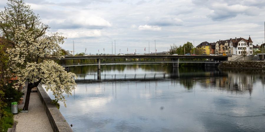 Blick von der Kreuzackerbrücke auf die Aare. - Stadt Solothurn