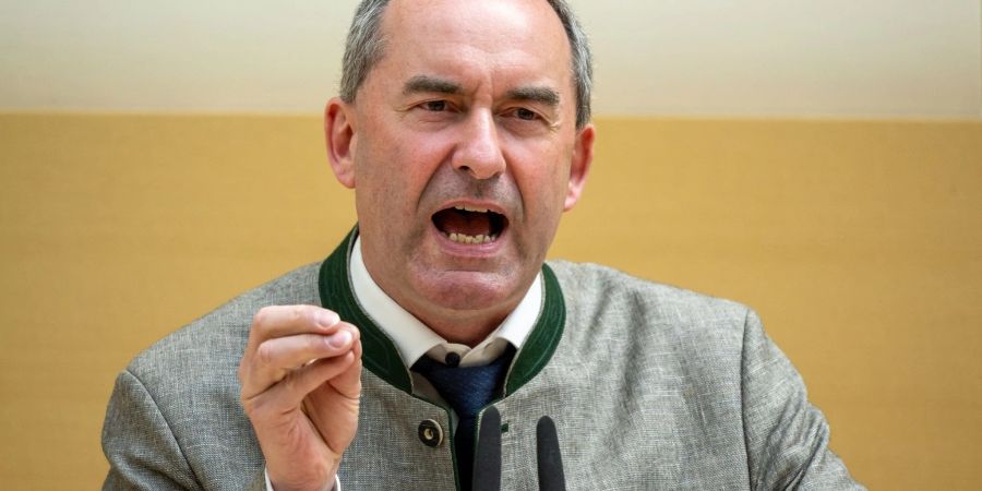 Hubert Aiwanger (Freie Wähler), Bayerns Staatsminister für Wirtschaft, Landentwicklung und Energie hat zur Wirtschaftsministerkonferenz geladen.