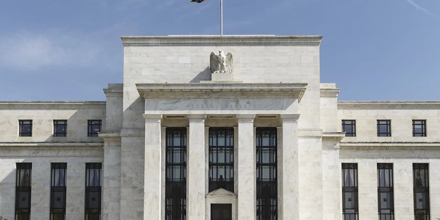 Weiter im Kampf gegen die Inflation: Die U. S. Federal Reserve (Notenbank) in Washington D. C. (Archivbild)