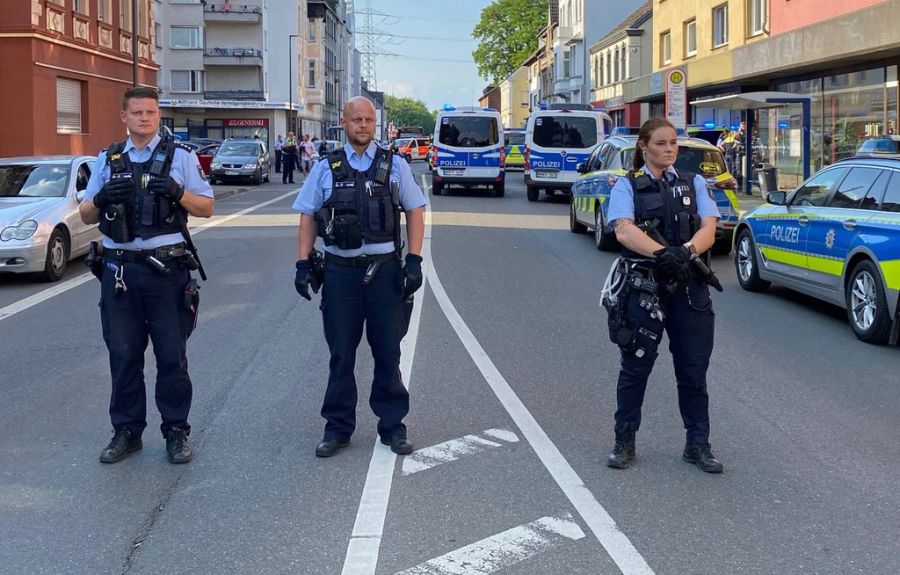 Die Polizei riegelte das Gebiet grossräumig ab.