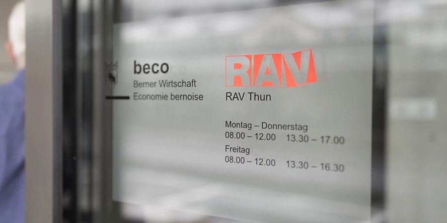 In der Schweiz waren Ende Juli 87'601 Personen als arbeitslos bei einem Regionalen Arbeitsvermittlungszentrum (RAV) gemeldet. Das waren rund 2500 mehr als einen Monat davor. (Archivbild)