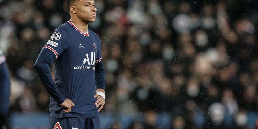 Kylian Mbappe soll seinem Club mitgeteilt haben, dass er die Option auf eine Vertragsverlängerung nicht zieht.