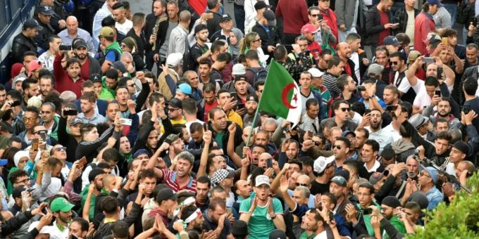 Algier - Algerier wählen einen neuen Staatschef