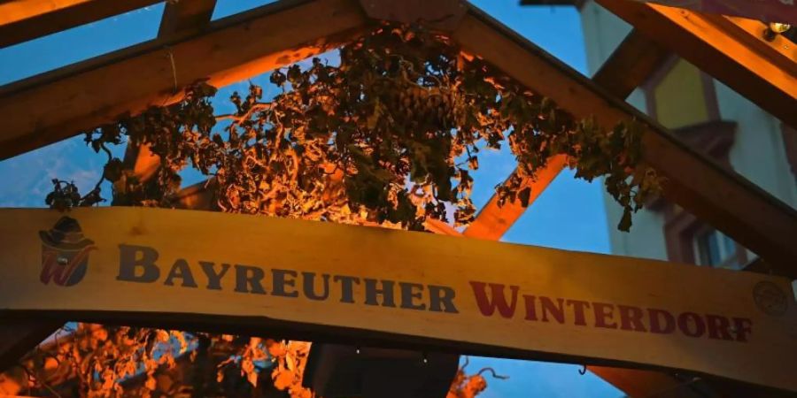 Das «Bayreuther Winterdorf» ist bereits seit Mitte Oktober geöffnet. Foto: Nicolas Armer/dpa