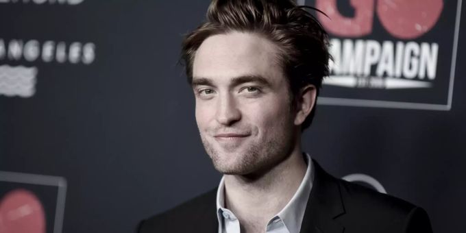 Robert Pattinson hat bereits einen Plan B: Sollte er im Batman Streifen nicht überzeugen, will er Arthouse-Pornos drehen. Robert Pattinson