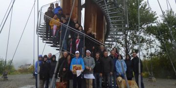 Die Vertreter der Partnergemeinden beim Ausflug zum Schönbuchturm.