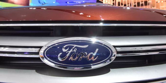 Das Logo von Ford (Archivbild). Ford Gewinneinbruch
