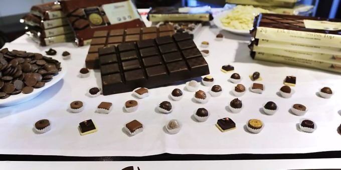 Die Jacobs Holding hat einen Teil ihrer Barry-Callebaut-Anteile zu Geld gemacht. Sie will aber mit rund 40 Prozent Hauptaktionärin des weltgrössten Schokoladeproduzenten bleiben. Die Jacobs Holding hat einen Teil ihrer Barry-Callebaut-Anteile zu Geld gemacht. Sie will aber mit rund 40 Prozent Hauptaktionärin des weltgrössten Schokoladeproduzenten bleiben.