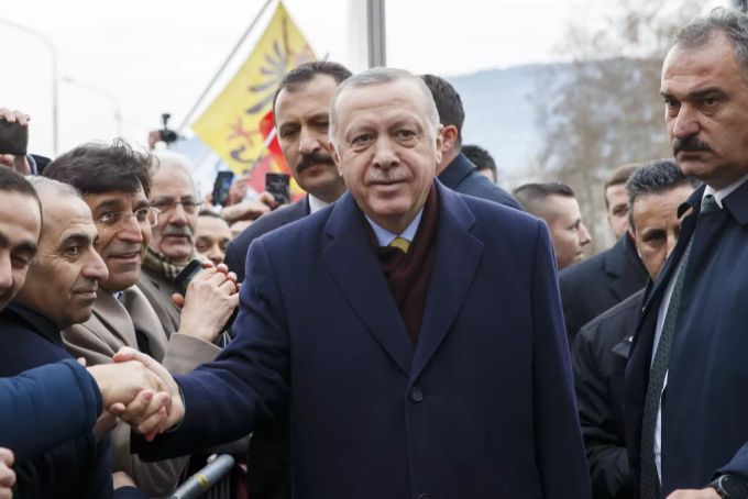 Erdogan wurde von seinen Anhängern in Genf begrüsst. erdogan