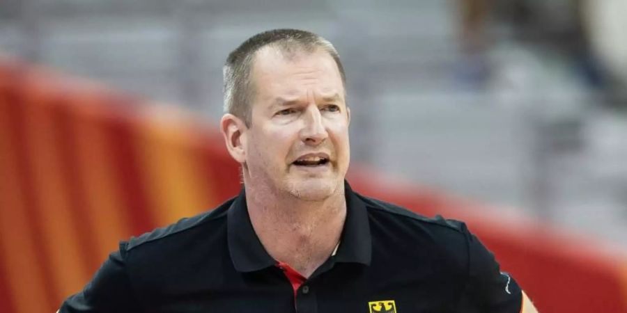 Tritt mit der Basketball-Nationalmannschaft in der Olympia-Qualifikation in der Gruppe A an: Bundestrainer Henrik Rödl. Foto: Swen Pförtner/dpa