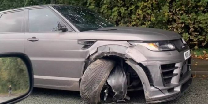 Der demolierte Range Rover von Sergio Agüero. sergio agüero