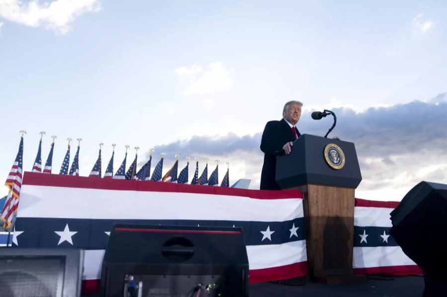 Trump hielt bei seiner Abschiedszeremonie ein letztes Mal eine Rede als US-Präsident.