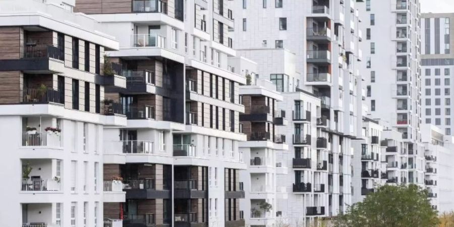 In mehreren Bundesländern haperte es bei der Umsetzung der Mietpreisbremse. Muss der Staat den Mietern einen finanziellen Schaden ersetzen?. Foto: Marcel Kusch/dpa