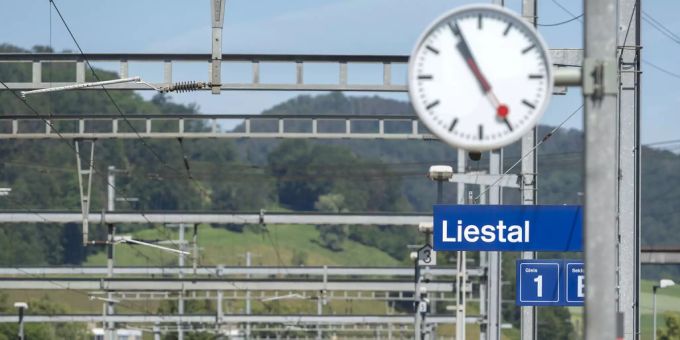 Bereits die Sprayereien am Bahnhof von Liestal BL wurden anhand der Motive Linksextremen zugeordnet. Bahnhof Liestal BL