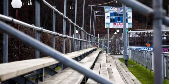 Tribüne beim FC Gossau SG. Tribüne beim FC Gossau SG.