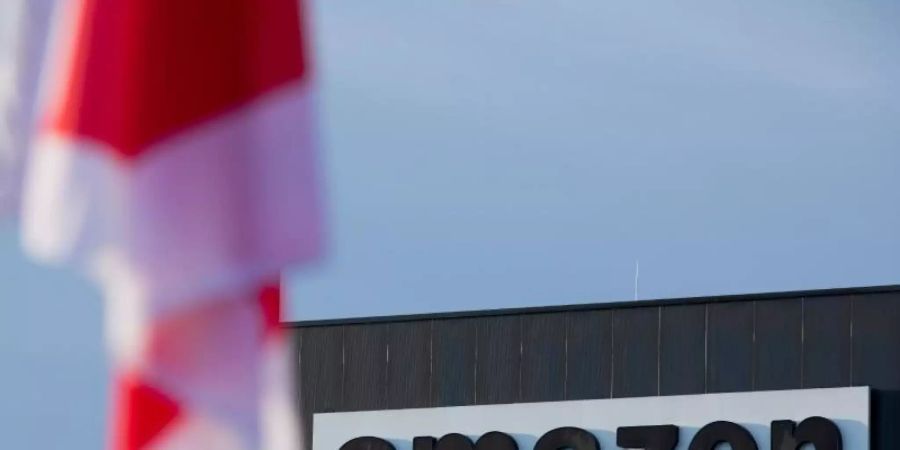 Im jahrelangen Streit zwischen Verdi und Amazon ist ein Urteil gefallen. Foto: Rolf Vennenbernd/dpa