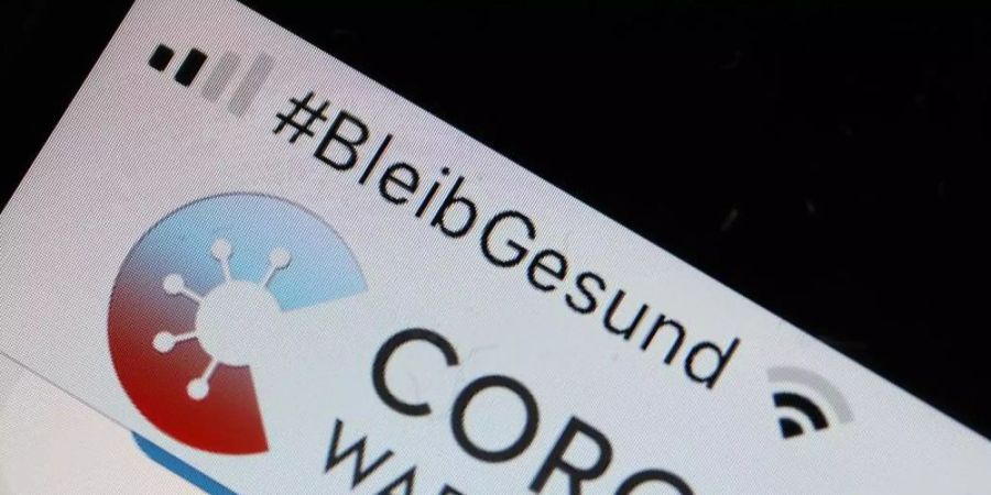 Stockt aktuell auf manchen Smartphones mit Android-Betriebssydtem: Die Corona-Warn-App. Foto: Oliver Berg/dpa