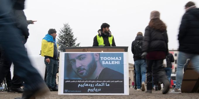Solidaritätsaktion für den iranischen Rapper Tumadsch Salehi in Berlin (Archivbild). Tumadsch Salehi