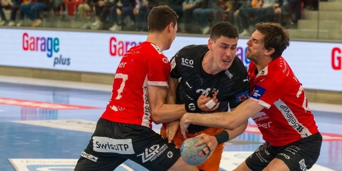 Pfadi Winterthur erzwingt das Entscheidungsspiel gegen die Kadetten Schaffhausen. Pfadi Winterthur Kadetten Schaffhausen