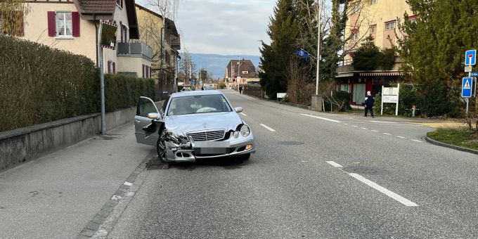 Derendingen SO - Betrunkener Autofahrer (31) prallt in Mauer – Spital