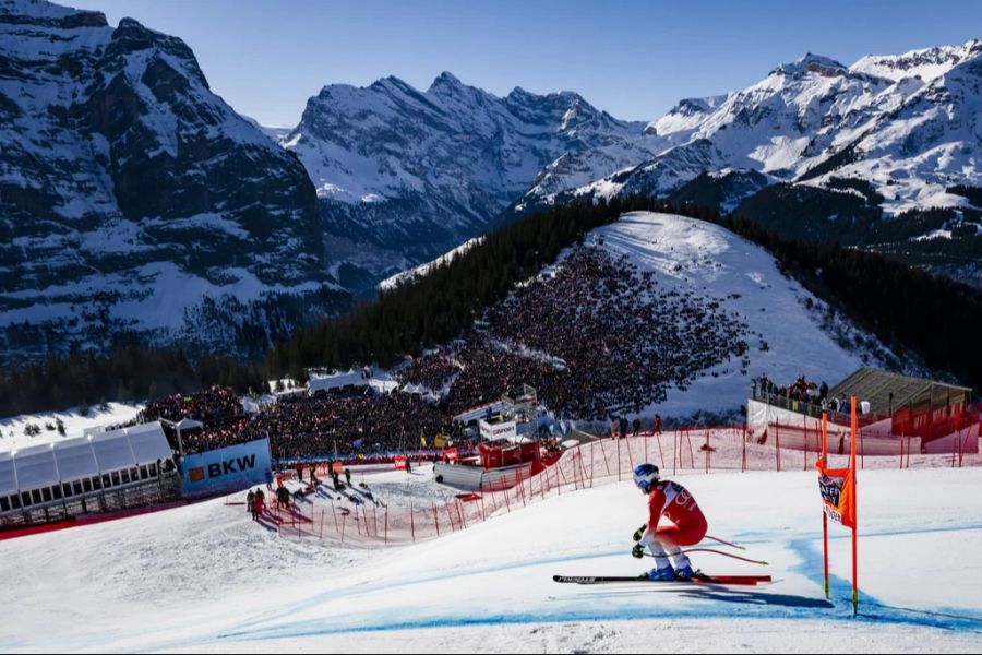 Das Gedränge erstaunt angesichts der Tatsache, dass die Lauberhorn-Rennen einen Zuschauerrekord verzeichneten, wenig.