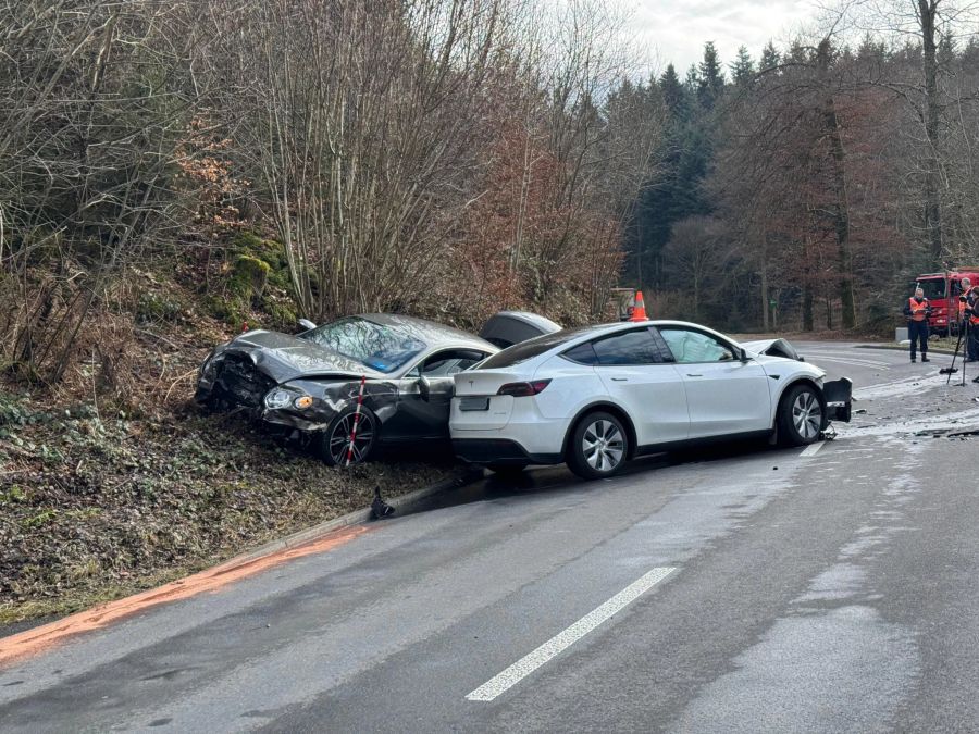 Die zwei verunfallten Fahrzeuge.