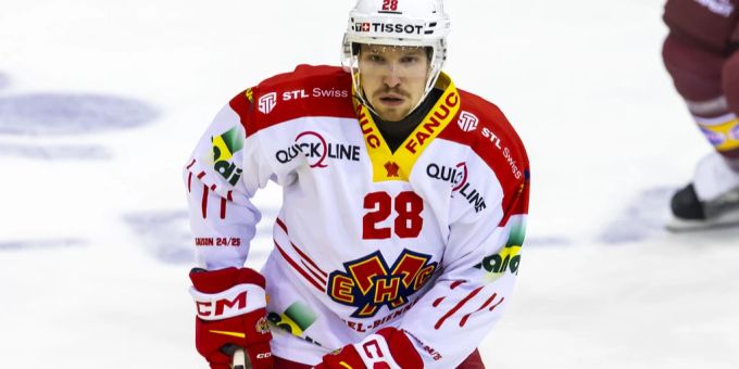 Elvis Schläpfer verlässt den EHC Biel und wird in einem Tauschgeschäft nach Bern transferiert. Elvis Schläpfer SC Bern